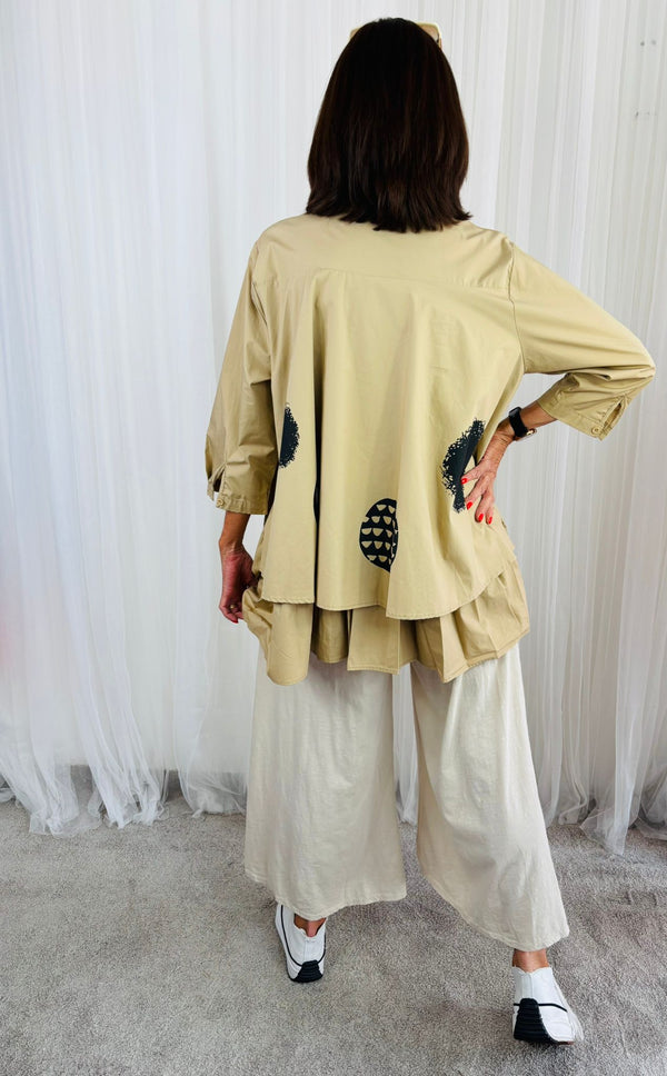 Petra Shirt in Stone and Black