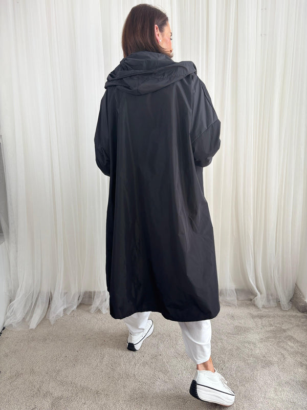 Lux wear long coat in Black