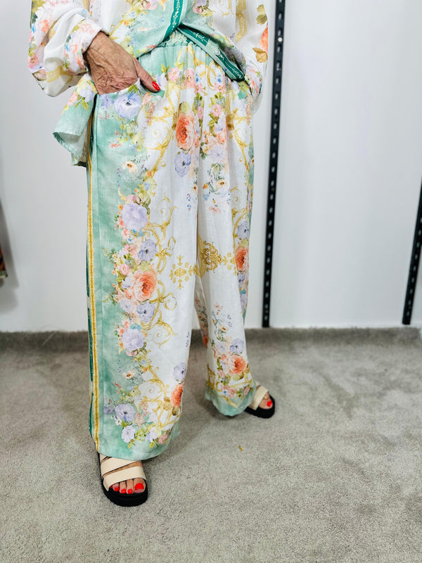 Oriental Suit in mint