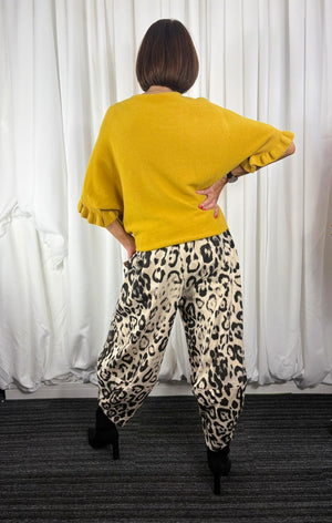 Zodiac knitwear in mustard