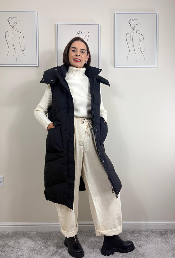 Naya Hooded Puffer gilet in black