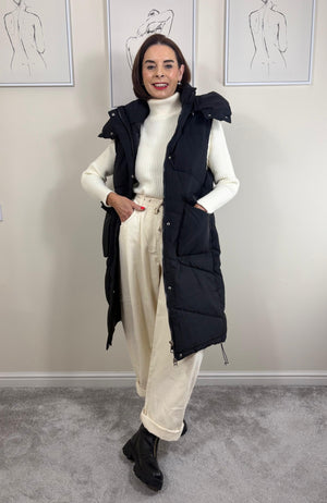 Naya Hooded Puffer gilet in black