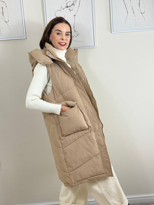 Naya Hooded Puffer gilet in mocha