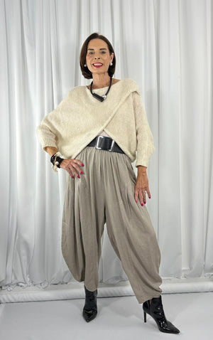 Enzo crossover knitwear in beige