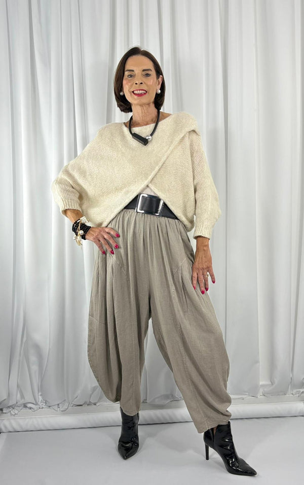 Enzo crossover knitwear in beige