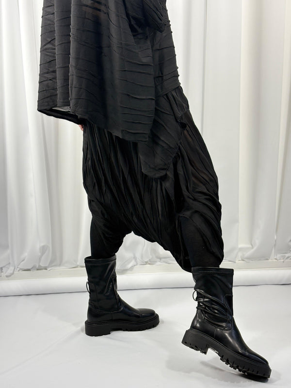 Toni quirky co-ord suit in black