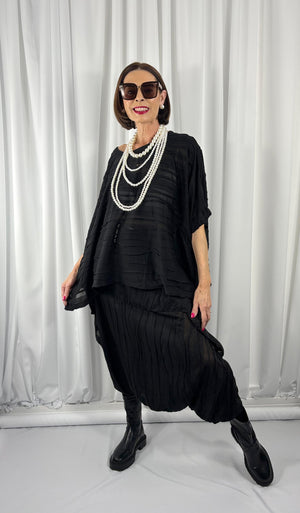 Toni quirky co-ord suit in black