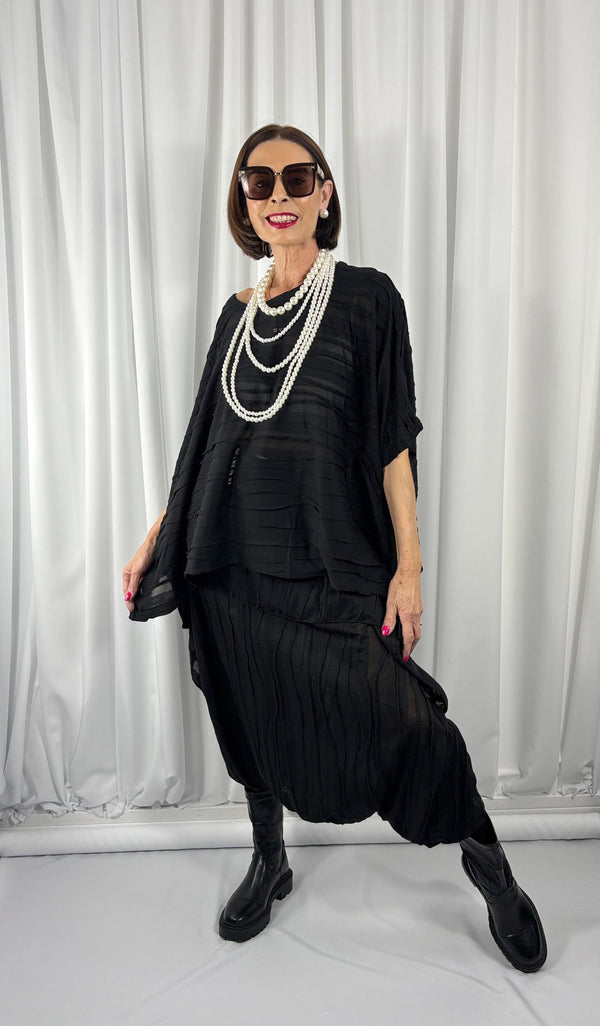 Toni quirky co-ord suit in black