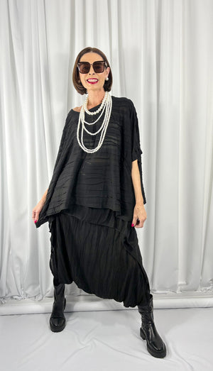 Toni quirky co-ord suit in black