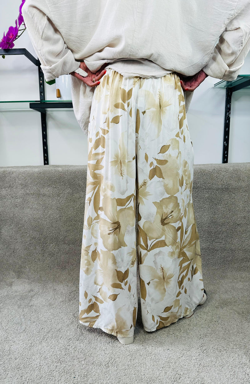 Ruby Woo Plazzo Trousers in Beige and white