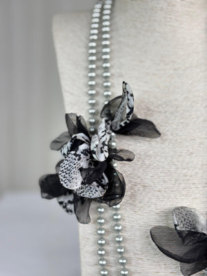 Pearl flower necklace in Jewellery