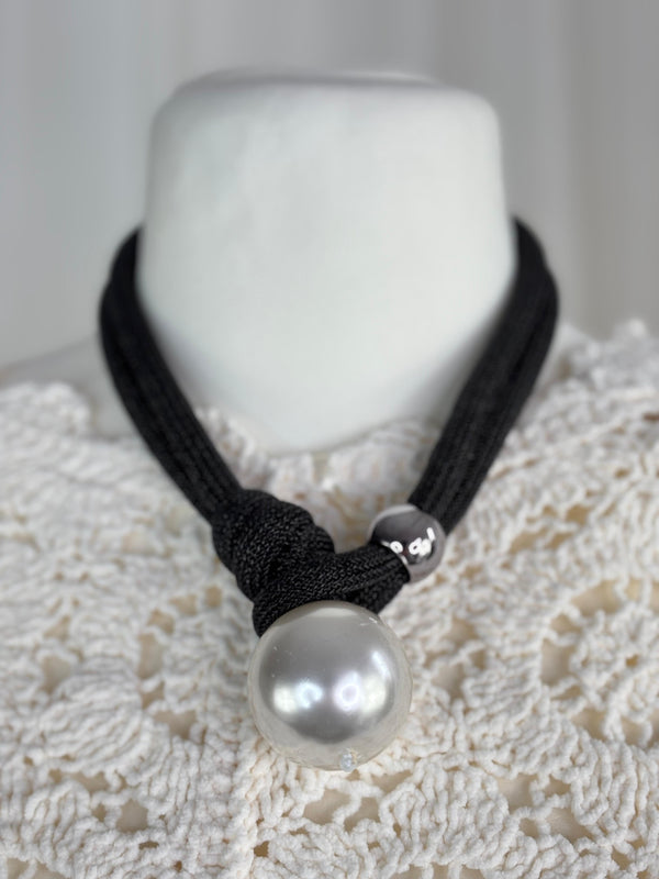 Pearl ball necklace in Jewellery