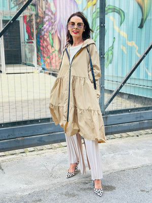 Talia mac in camel