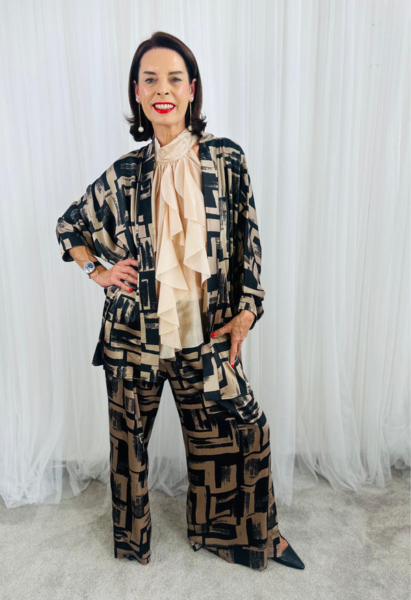 Elora waterfall Jacket in Black and mocha