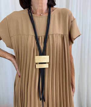 Arty rubber necklace