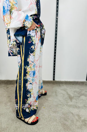 Oriental Suit in navy