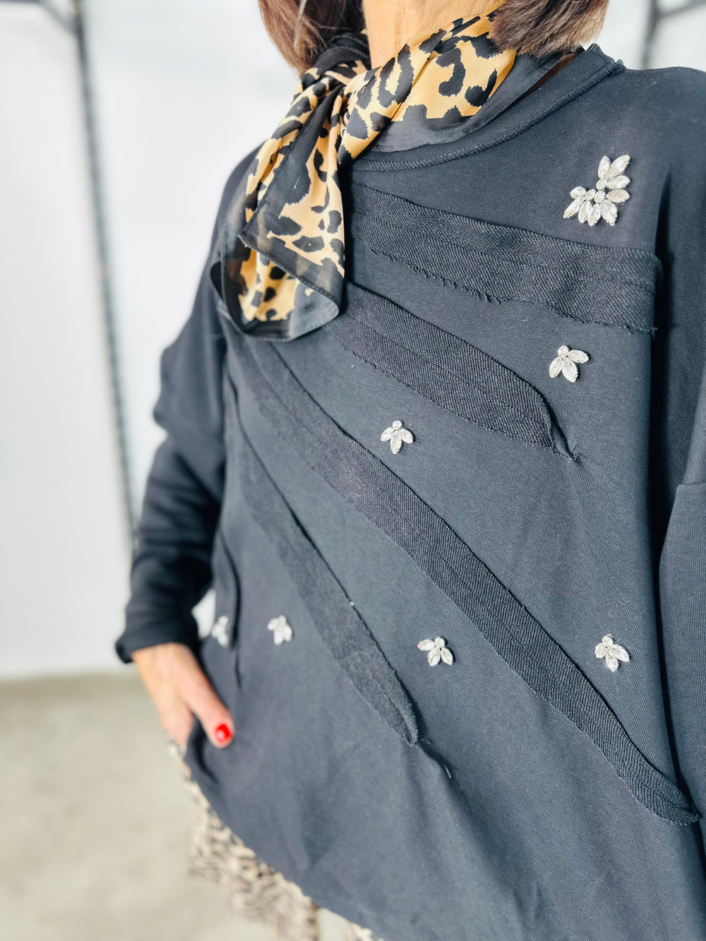 Twilight Diamante sweatshirt in black -