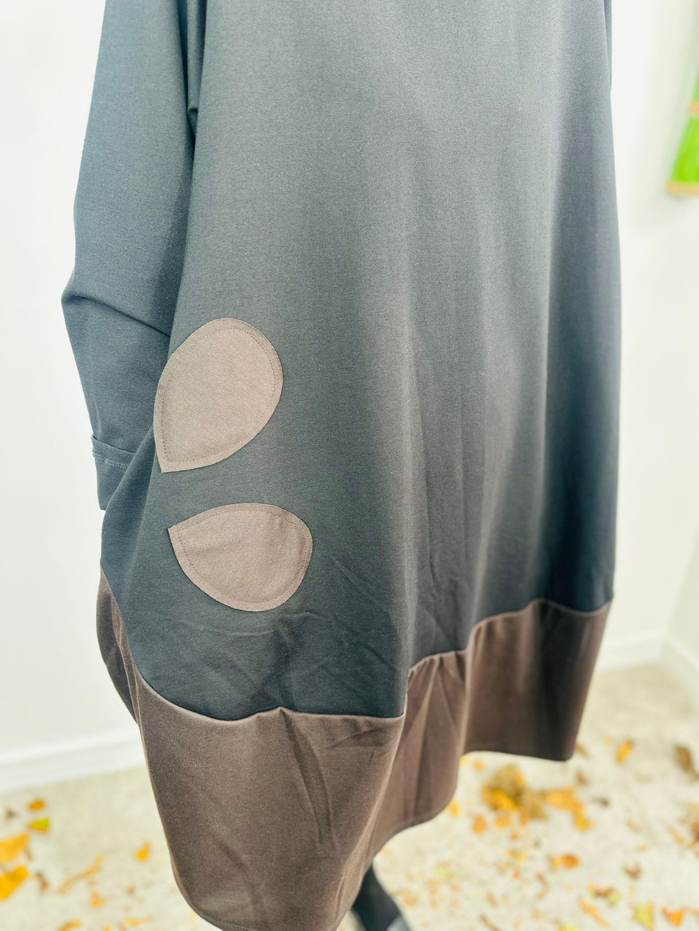 Elio Dress in Black and Chocolate