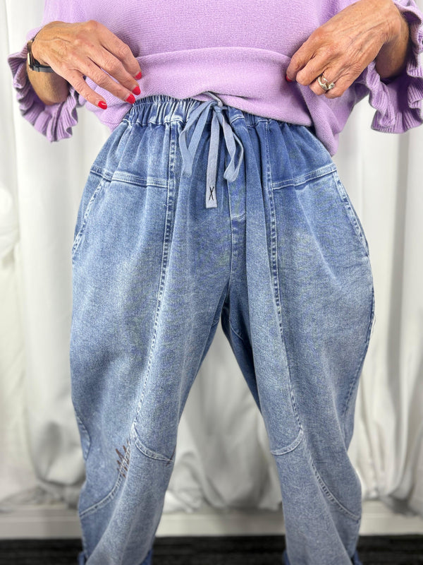 Zodiac barrel shape jeans in wash denim