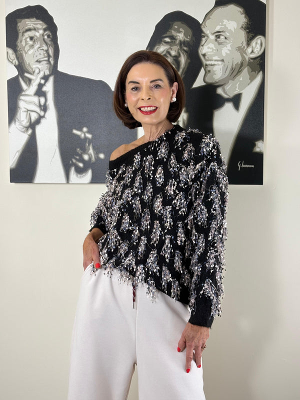 Luna knitwear in black and white