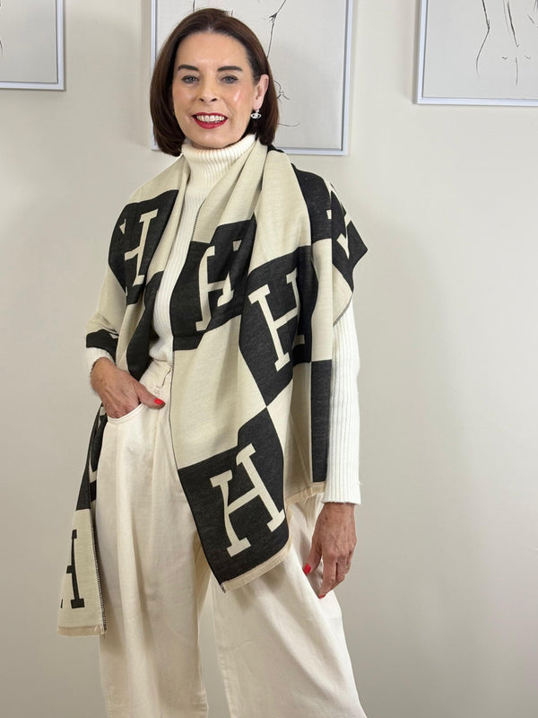 Harriet double sided scarf in black