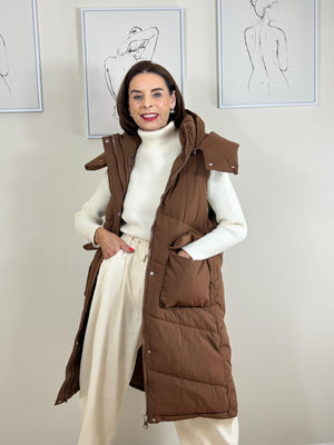 Naya Hooded Puffer gilet in chocolate