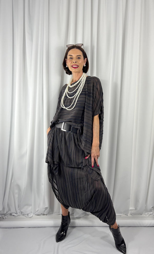 Toni quirky co-ord suit in slate grey