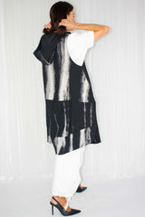 Taima Tie-Dye Sleeveless Jacket in Black With Beige