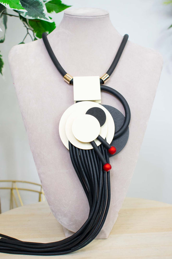Chunky Circle Layered Necklace in Beige and Black