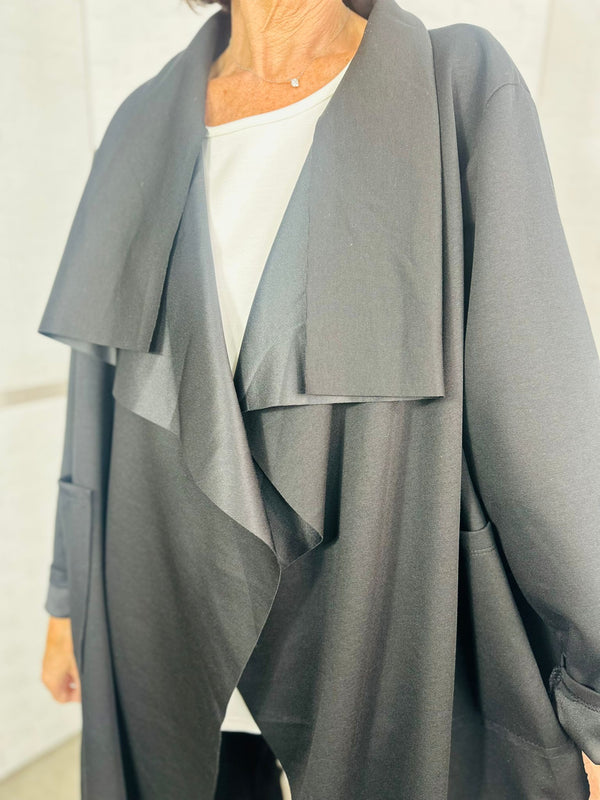 Kenedy waterfall jacket in Black