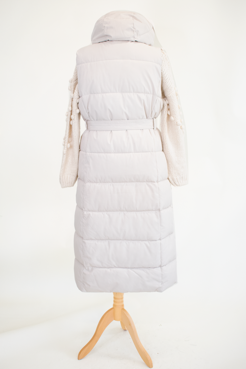 Naya Hooded Puffer Gilet with Quilted Design In Cream