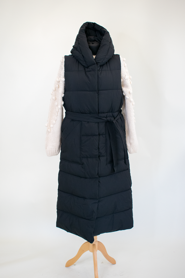 Naya Hooded Puffer Gilet with Quilted Design in Black