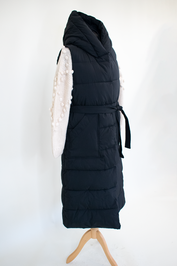 Naya Hooded Puffer Gilet with Quilted Design in Black