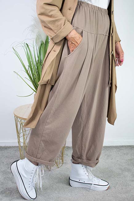 Hazel Cocoon Trouser  in Mocha