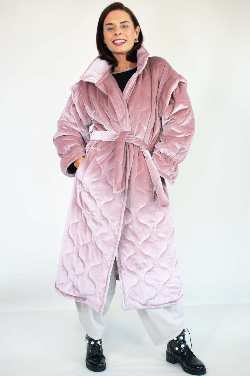 Quinnie Quilted Velour Coat in Blush