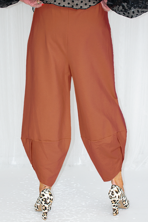 Reagan Scuba Two Pocket Cocoon Trouser in dark RUST