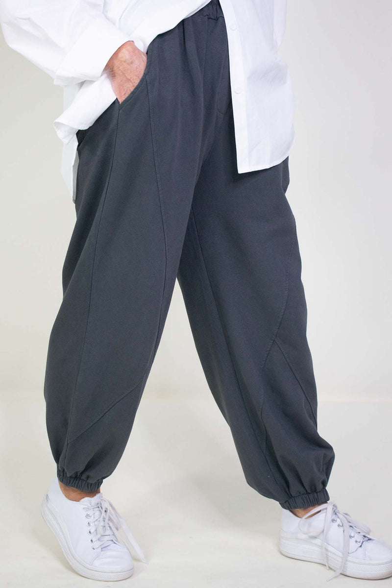 Colette Cuffed Cocoon Trouser in Charcoal