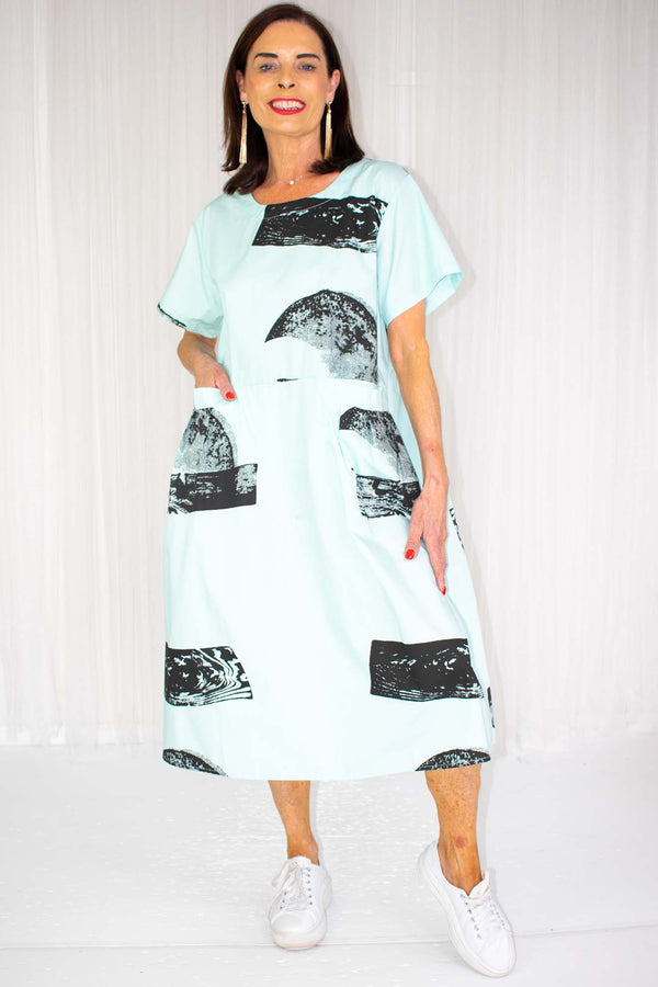 Zeta Abstract Print Two Pocket Dress in Aqua