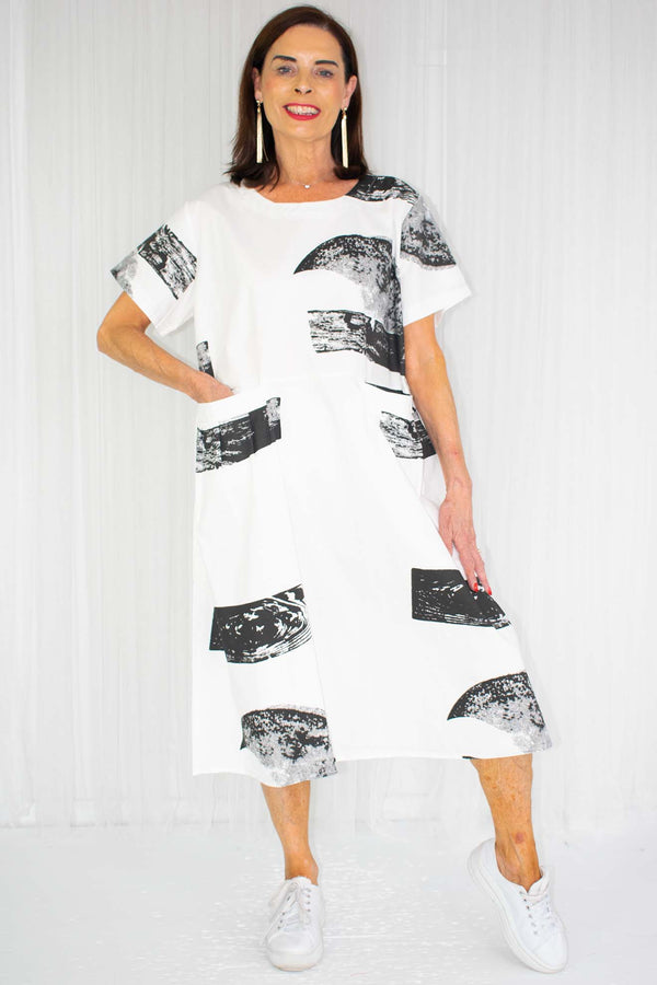 Zeta Abstract Print Two Pocket Dress in White