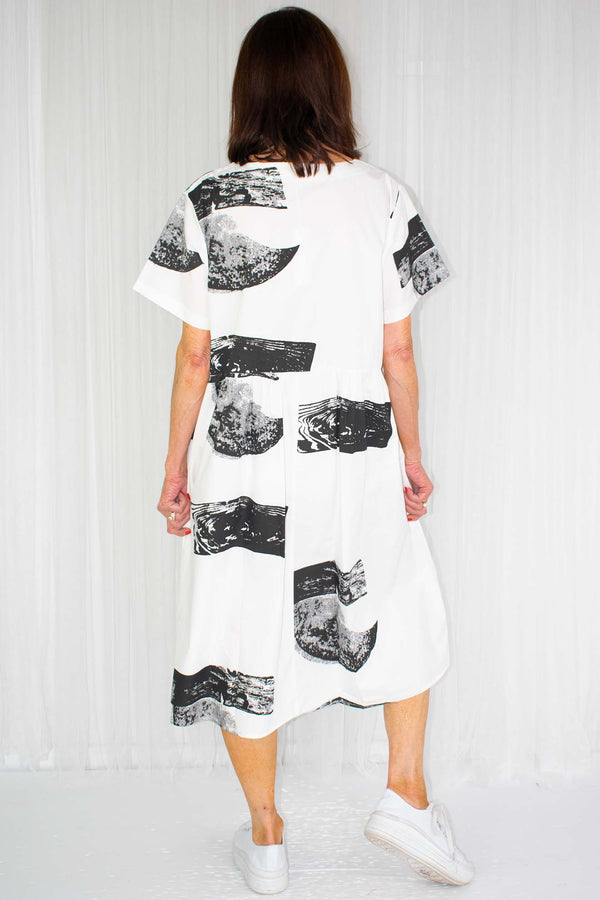 Zeta Abstract Print Two Pocket Dress in White