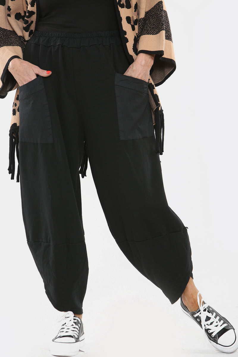 Corse Balloon Jogger in Black