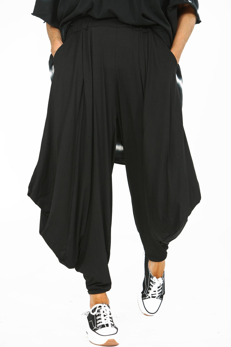 Balloon Style Harlem Trousers in Black