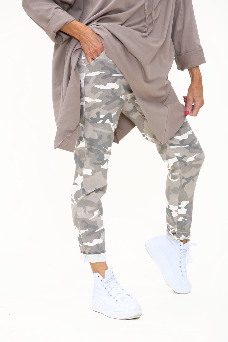 Army Magic Trousers  In Beige with Khaki /