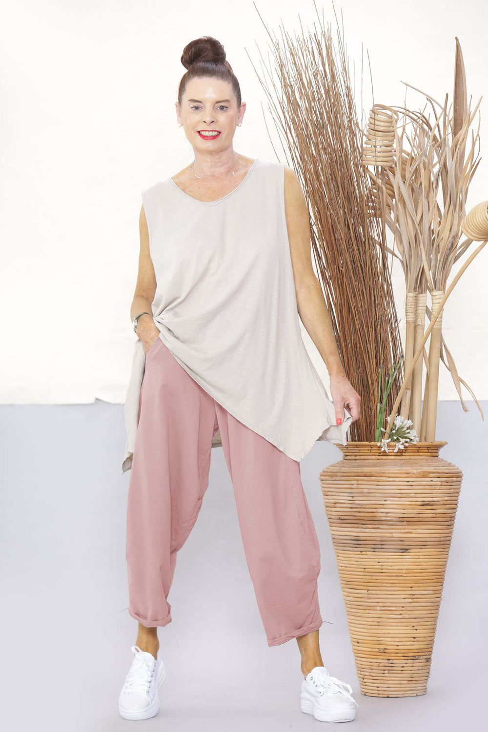 Lilly  Balloon Jogger in light blush pink - Bond Street Store